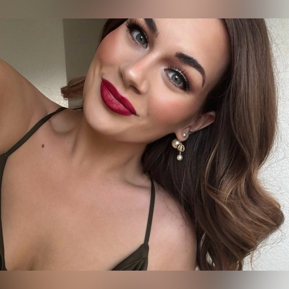 Meet your Posher, Lauren
